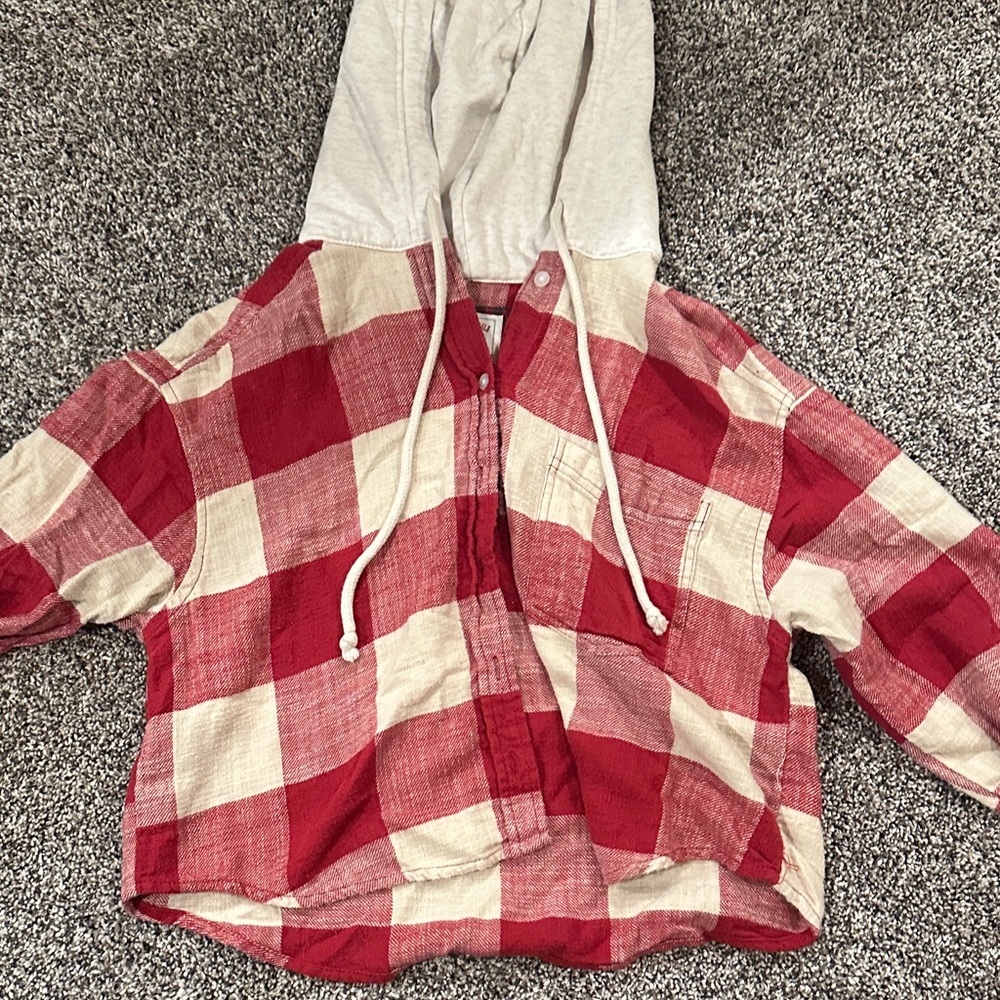 Women’s cropped American Eagle hooded flannel
